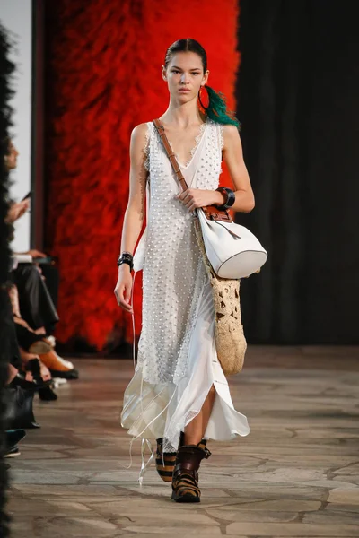 Look 37